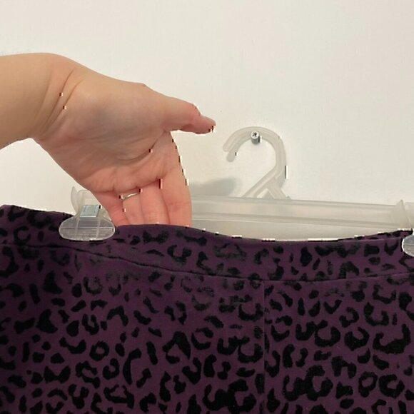 SUSAN GRAVER Weekend Flocked Cotton Spandex Leggings Purple Leopard Cheetah M - Picture 6 of 12